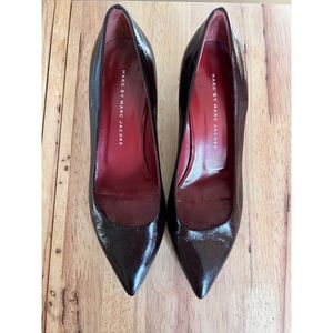 Marc Jacobs wine patent leather kitten heels size 38.5 / 7.5